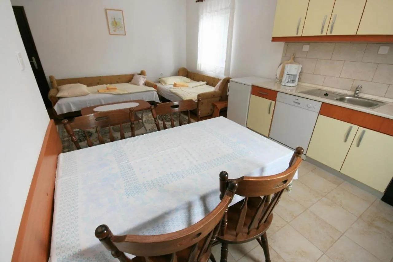 Marine Apps Apartment Novi Vinodolski